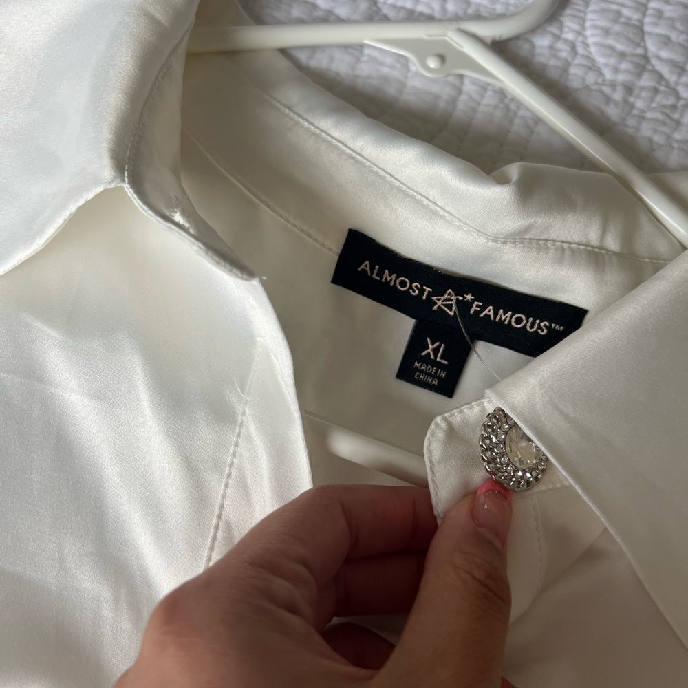 Button up blouse - Picture 4 of 6